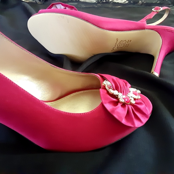 Nina Shoes - Picture 1 of 4